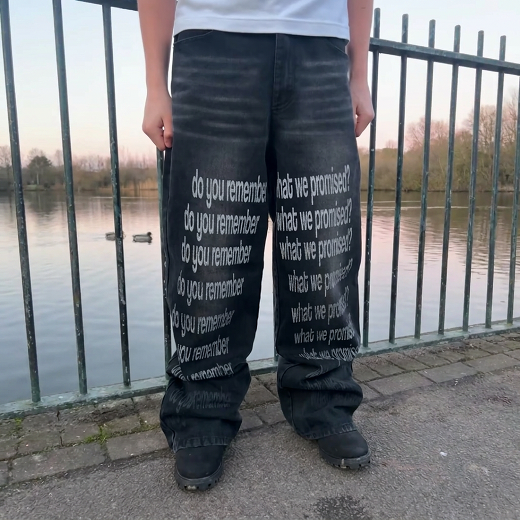 "Torn Romance" Jeans (Black)